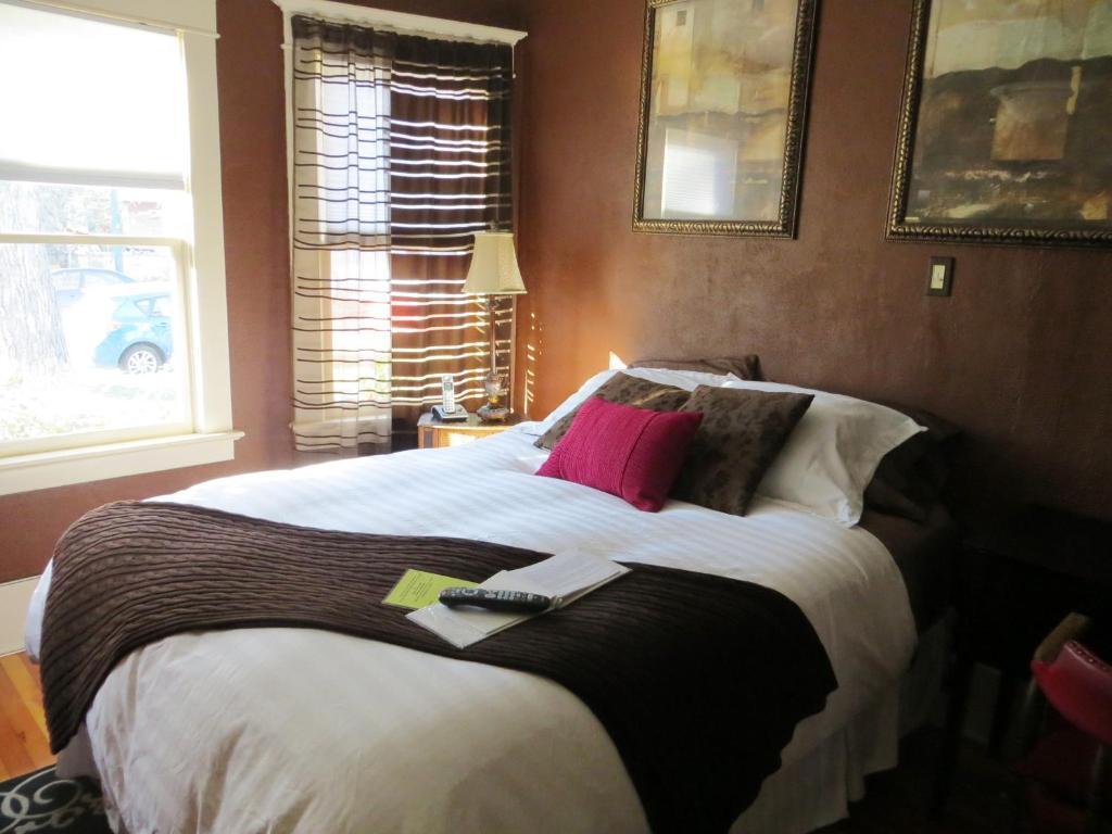 River Lee Executive Bed And Breakfast YYC Pokoj fotografie